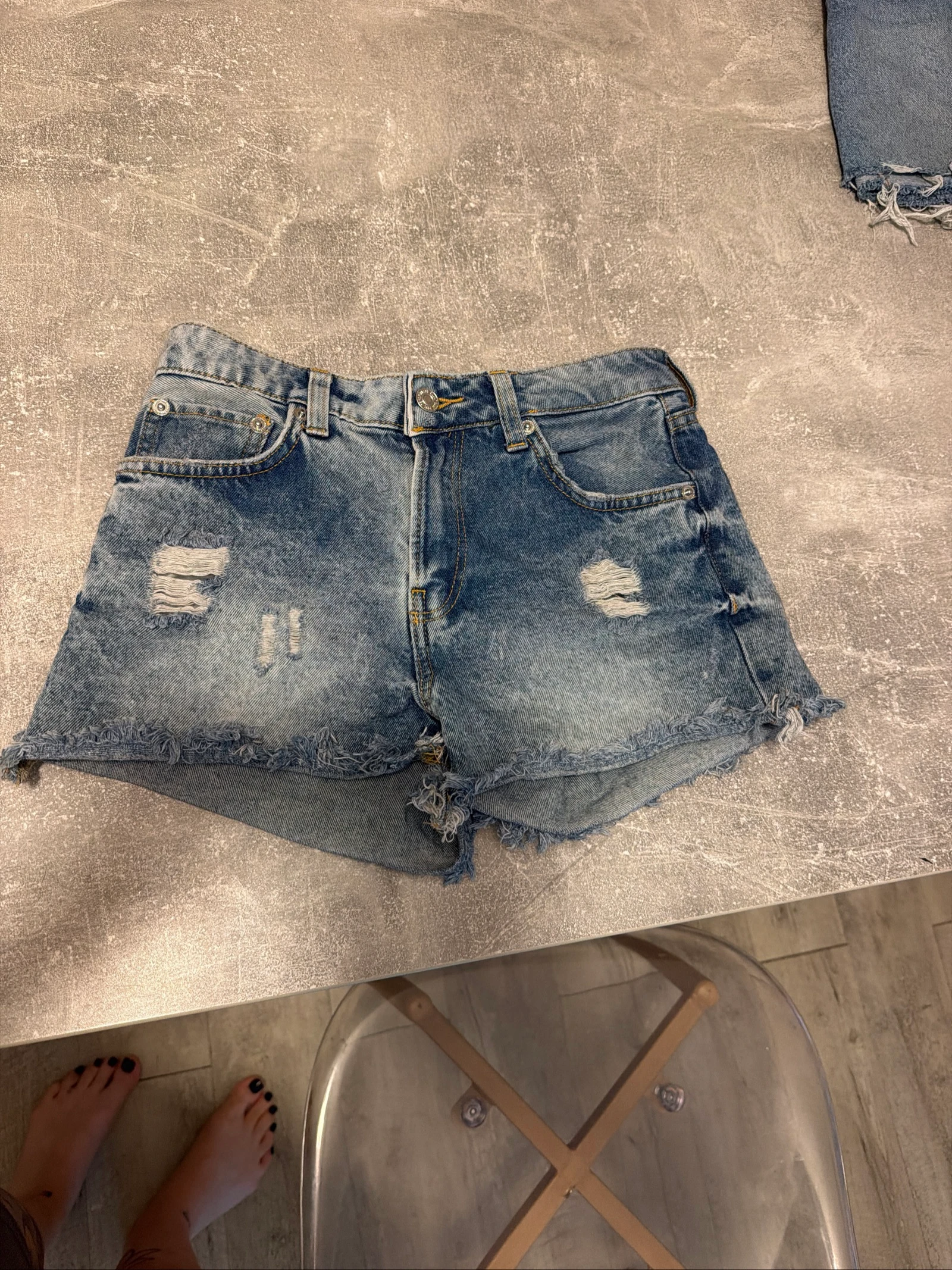 Mini short jean femme mango taille 34 très bon état 